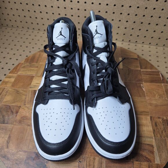 Athletic_Shoes
